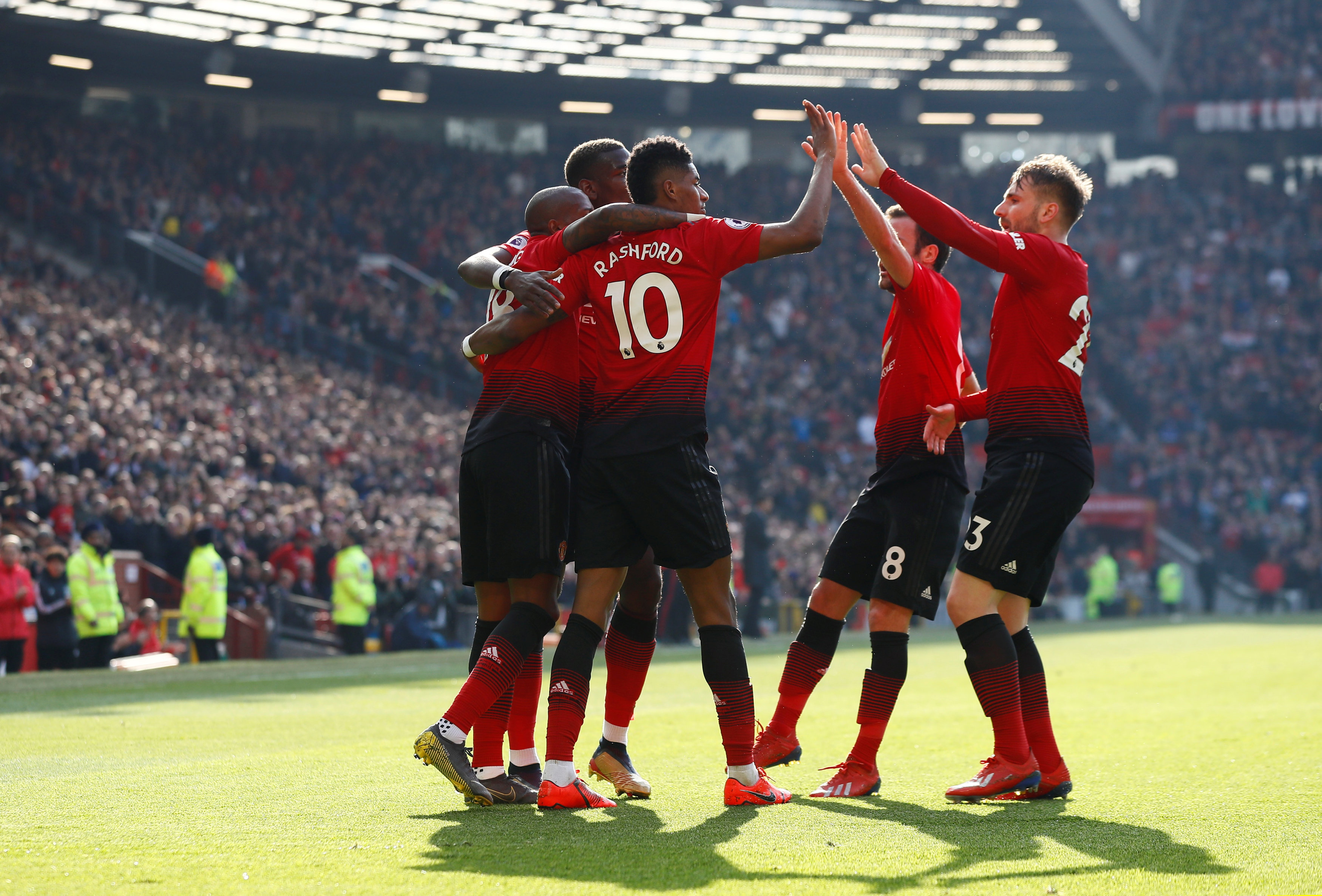 場邊人語／巫師前鋒  寄望補縫.